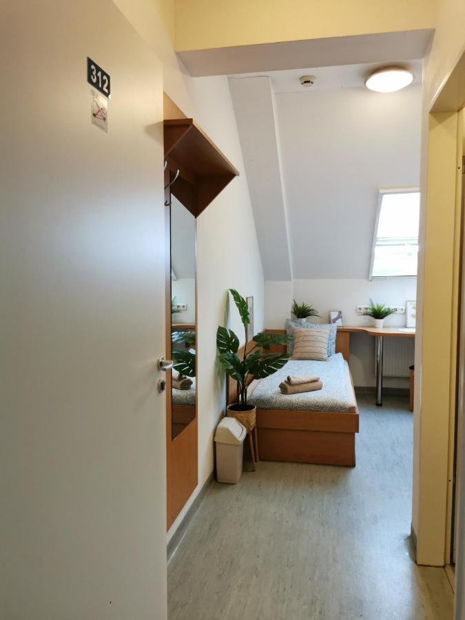 Hid Ifjusagi Szallo Hostel Dunaújváros Kültér fotó
