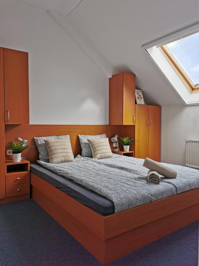 Hid Ifjusagi Szallo Hostel Dunaújváros Kültér fotó