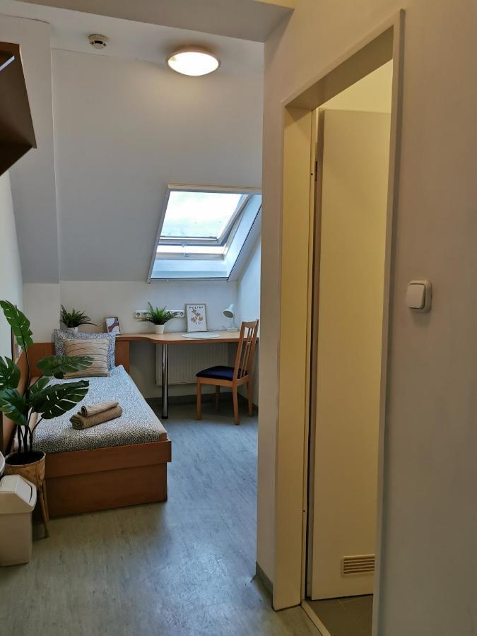 Hid Ifjusagi Szallo Hostel Dunaújváros Kültér fotó