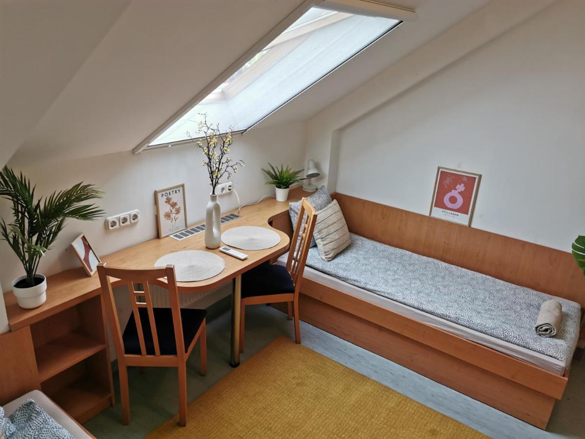 Hid Ifjusagi Szallo Hostel Dunaújváros Kültér fotó